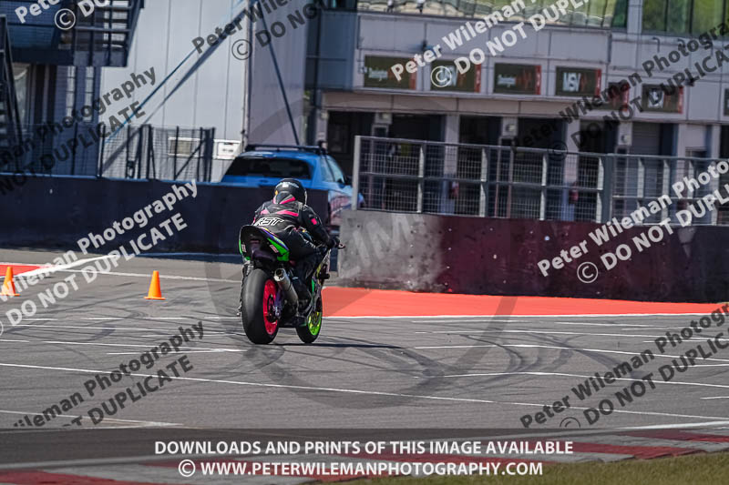 donington no limits trackday;donington park photographs;donington trackday photographs;no limits trackdays;peter wileman photography;trackday digital images;trackday photos